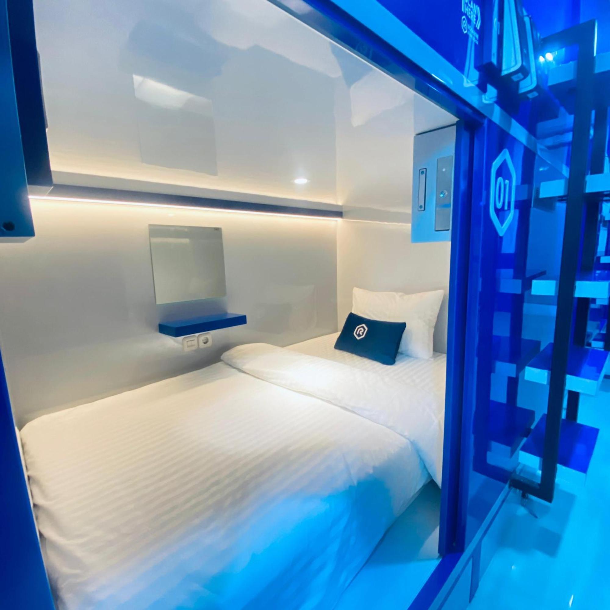 Rosalyne Sleepbox Malioboro 3 Hotel Yogyakarta Luaran gambar