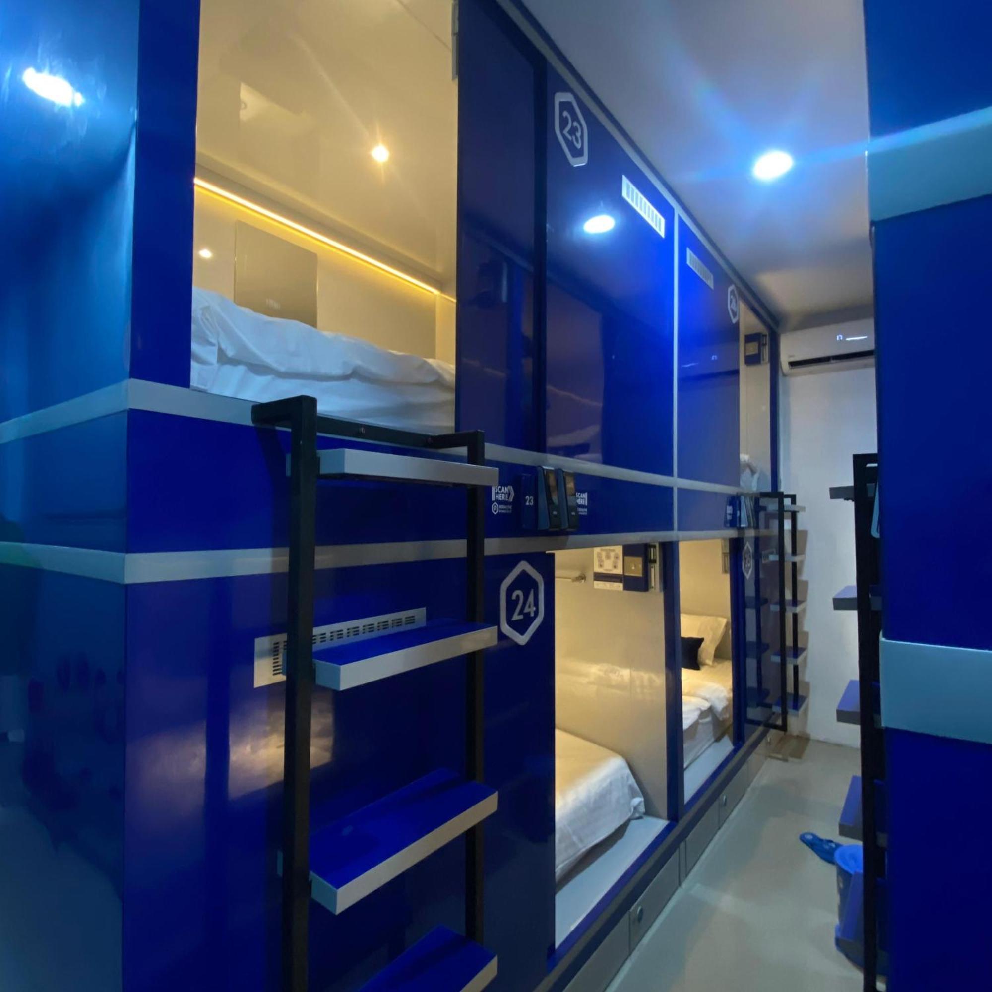 Rosalyne Sleepbox Malioboro 3 Hotel Yogyakarta Luaran gambar