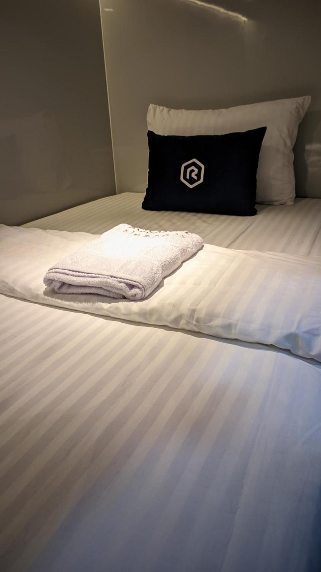 Rosalyne Sleepbox Malioboro 3 Hotel Yogyakarta Luaran gambar