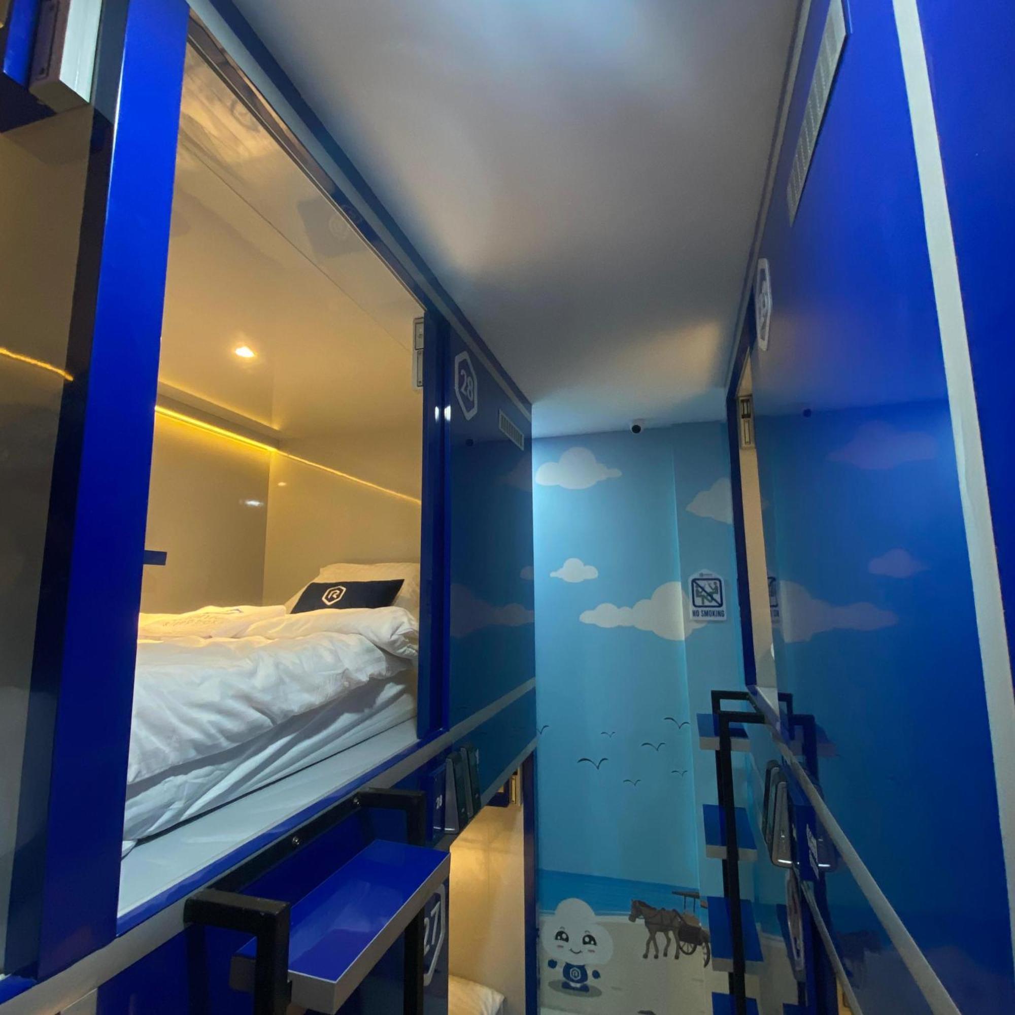 Rosalyne Sleepbox Malioboro 3 Hotel Yogyakarta Luaran gambar