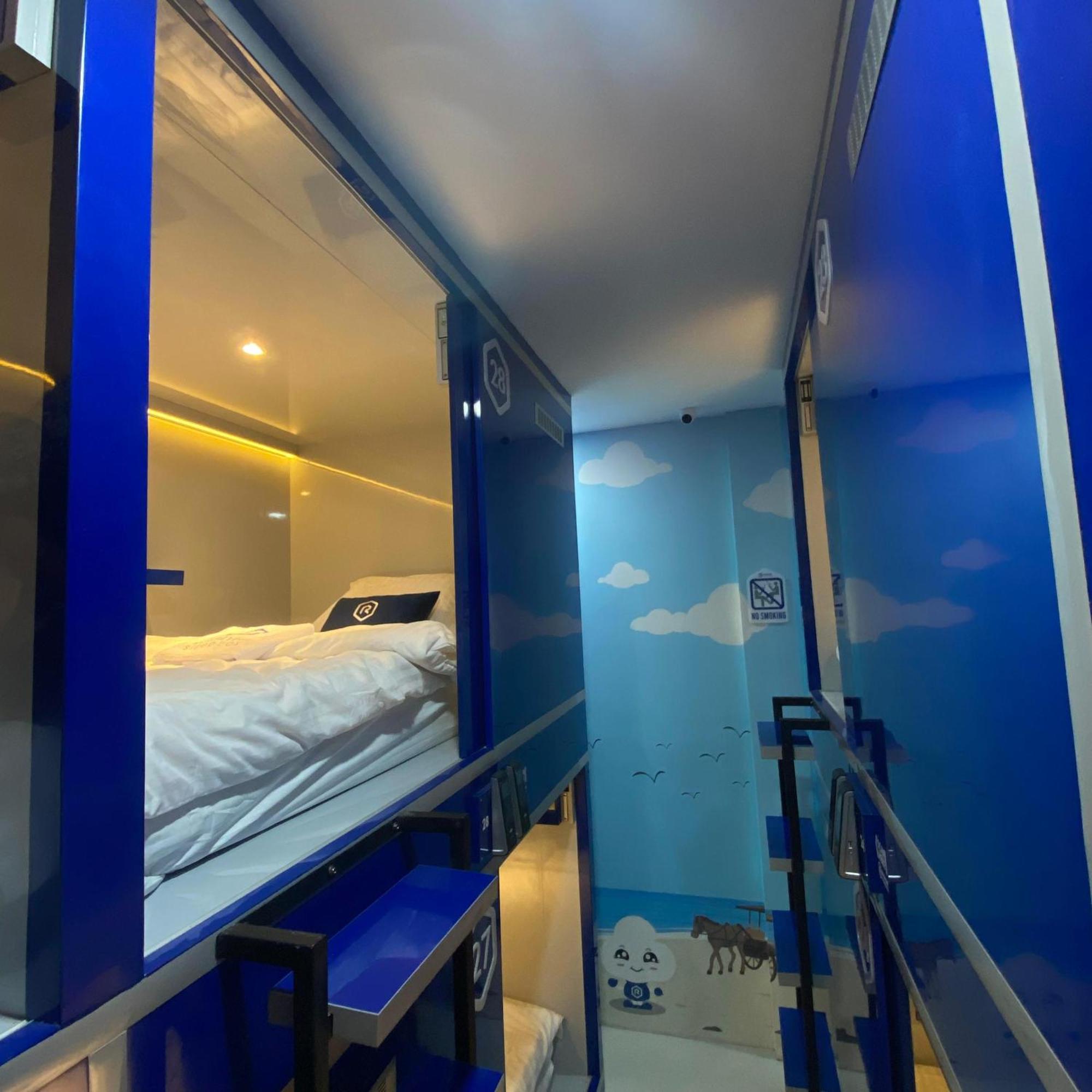 Rosalyne Sleepbox Malioboro 3 Hotel Yogyakarta Luaran gambar