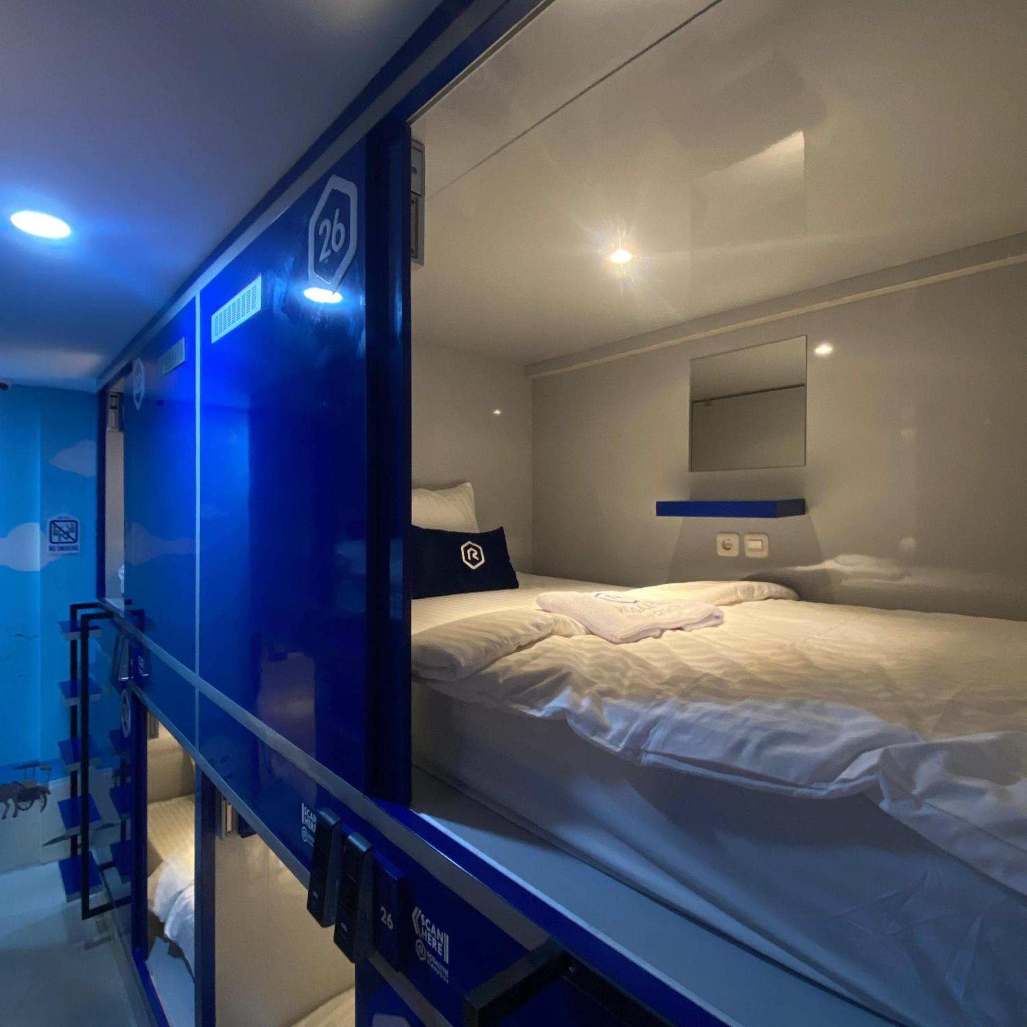 Rosalyne Sleepbox Malioboro 3 Hotel Yogyakarta Luaran gambar
