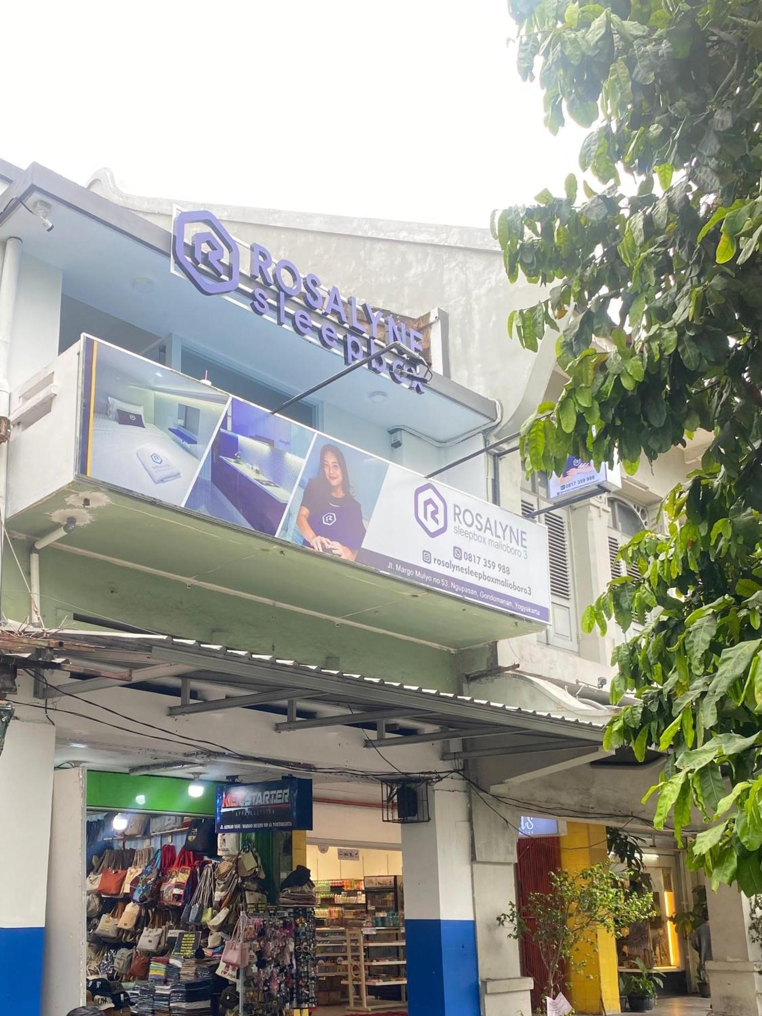 Rosalyne Sleepbox Malioboro 3 Hotel Yogyakarta Luaran gambar