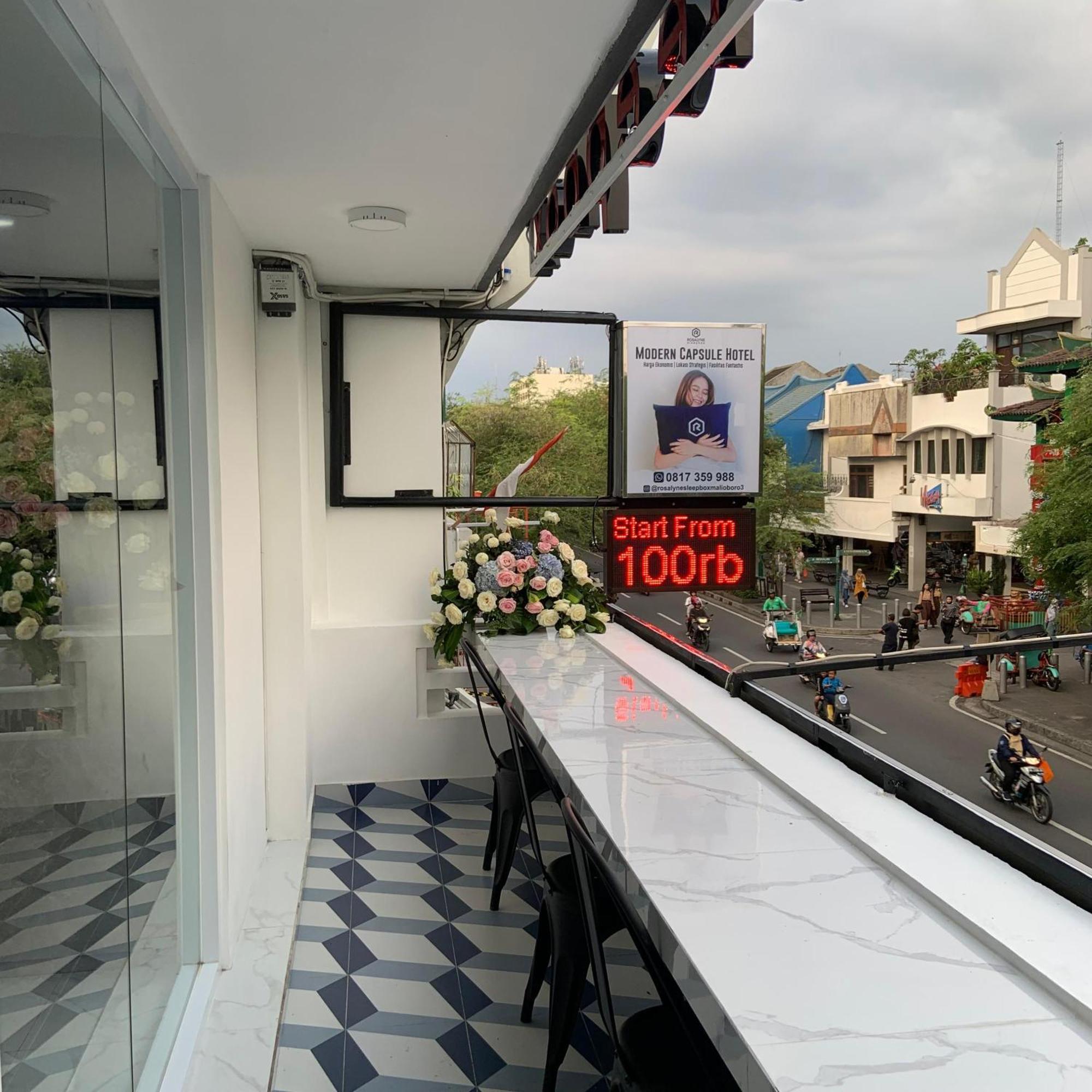 Rosalyne Sleepbox Malioboro 3 Hotel Yogyakarta Luaran gambar